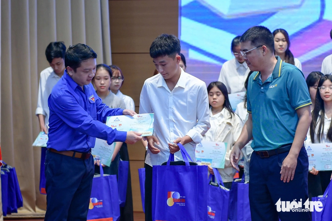Tiếp sức đến trường - Ảnh 39.
