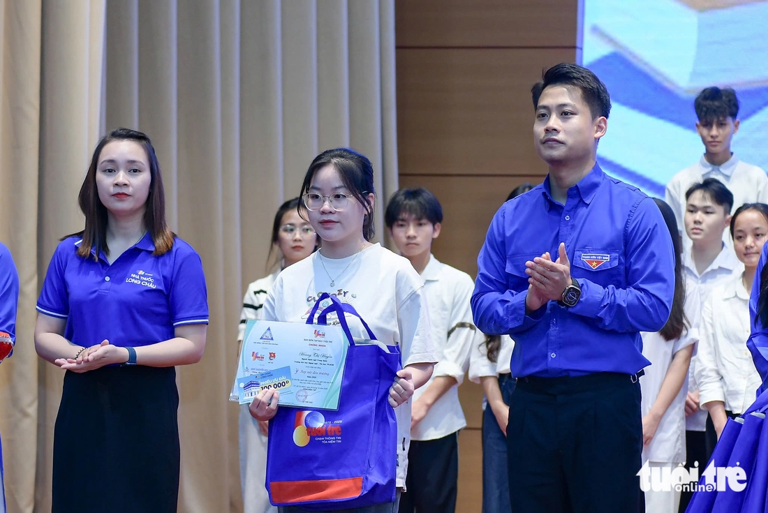 Tiếp sức đến trường - Ảnh 40.