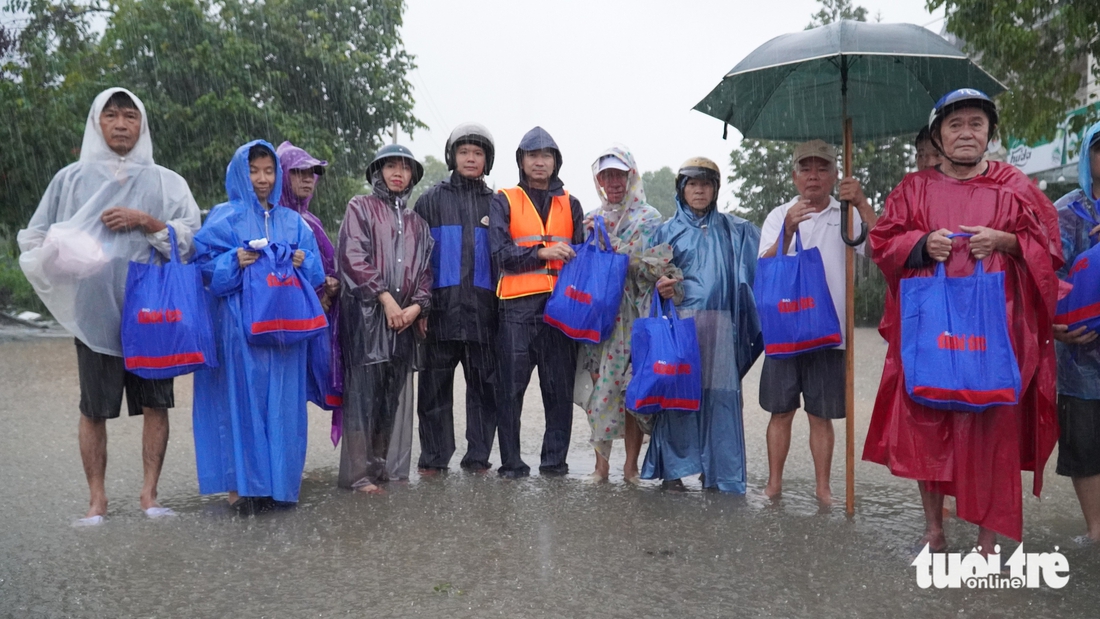 Đà Nẵng sẽ chi 200 tỉ đồng từ ngân sách thành phố hỗ trợ thiệt hại mưa lũ như thế nào? - Ảnh 6.