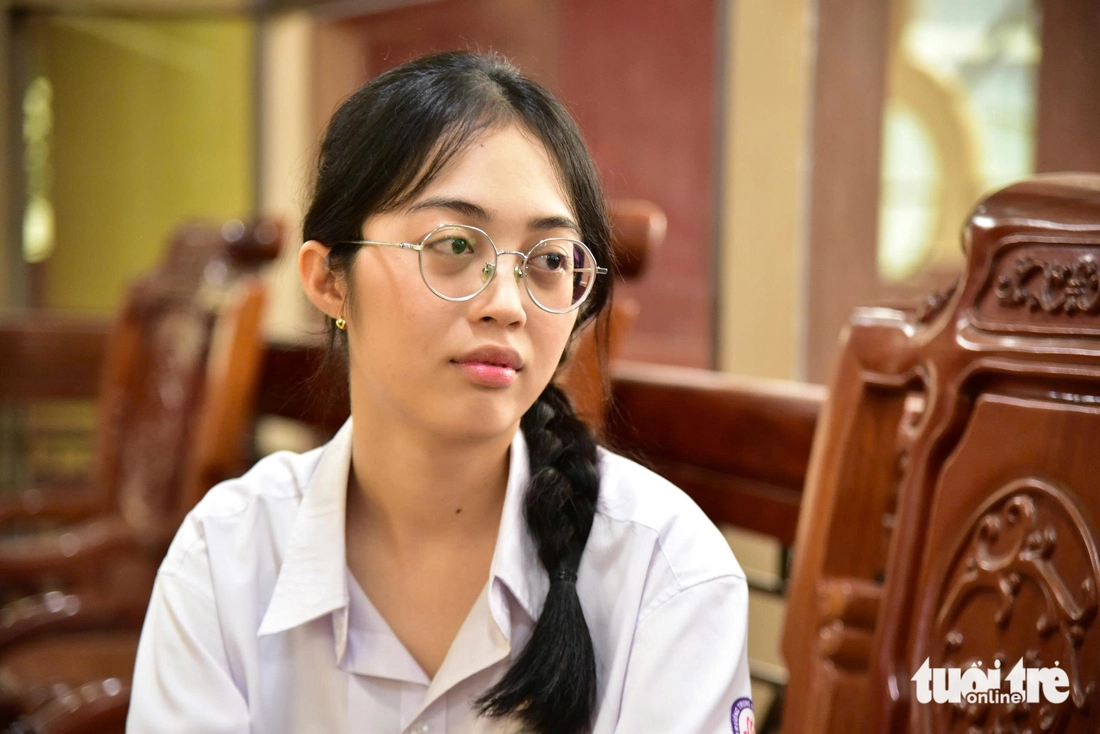 Vì lời vĩnh biệt cha dặn mà thành sinh viên ĐH Công nghiệp TP.HCM: Cám ơn chọn tôi giữa ngàn người - Ảnh 4. tiếp sức đến trường - Ảnh 12.