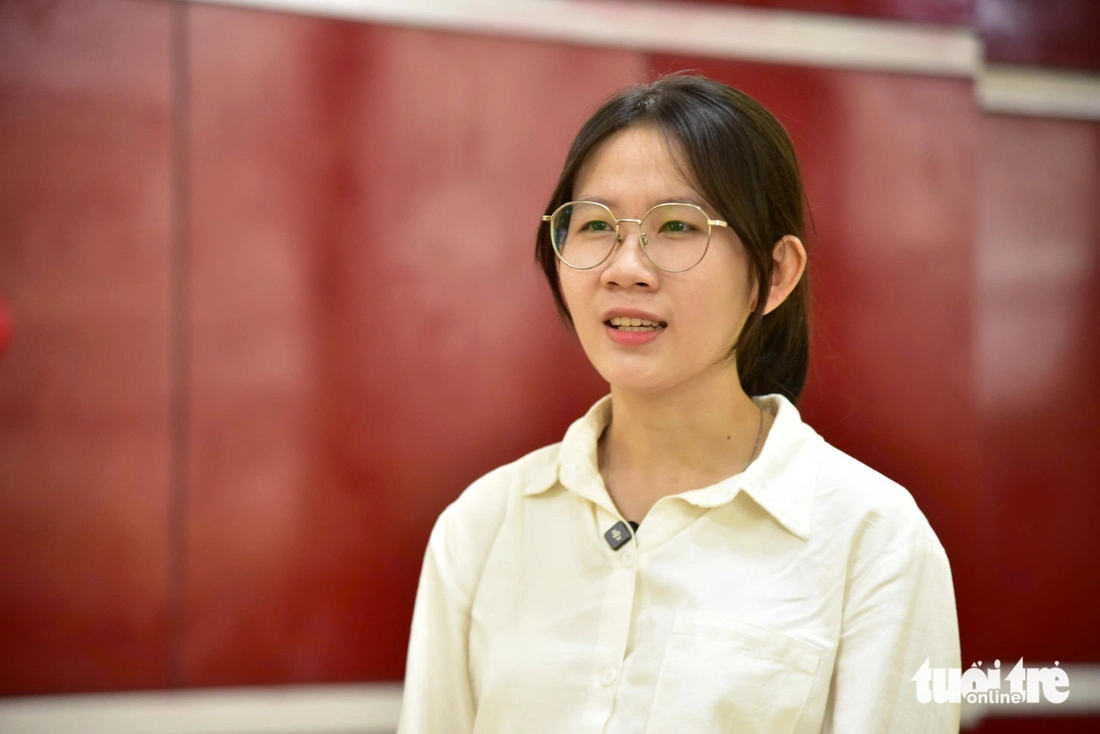 Bà nội không tin nổi ai cho cháu 15 triệu đồng, cháu 'học bài đến nửa đêm' đậu ĐH Kinh tế TP.HCM - Ảnh 8. tiếp sức đến trường - Ảnh 14.