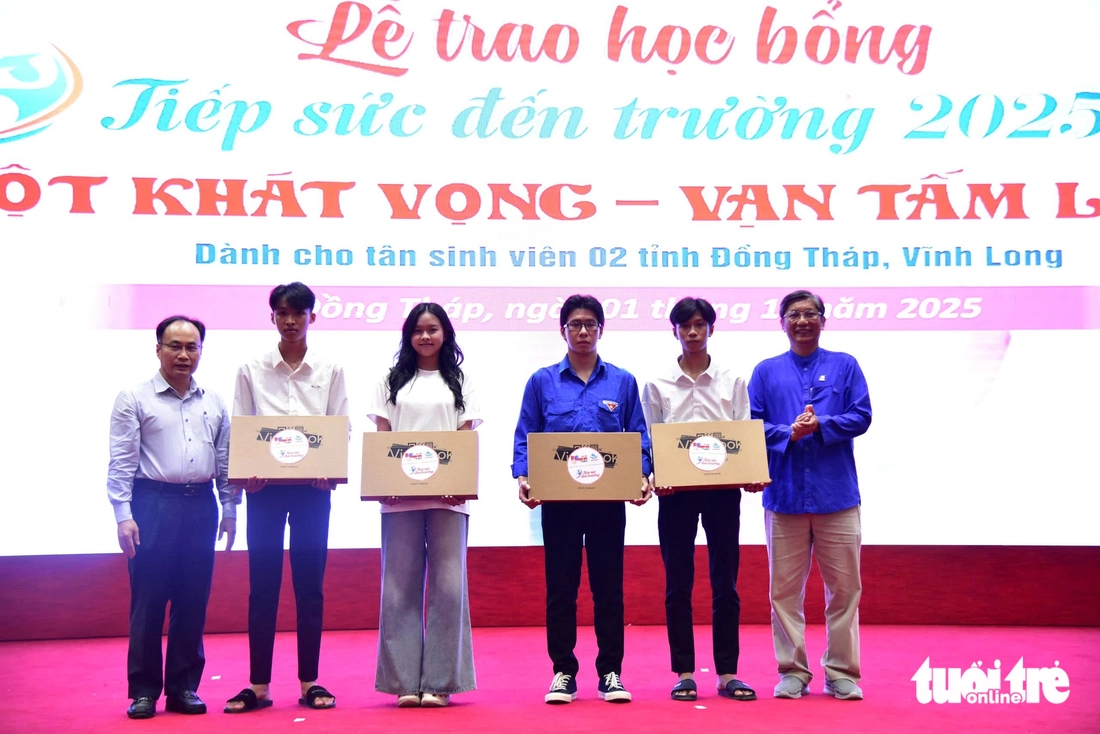 - Ảnh 1. tiếp sức đến trường - Ảnh 22.