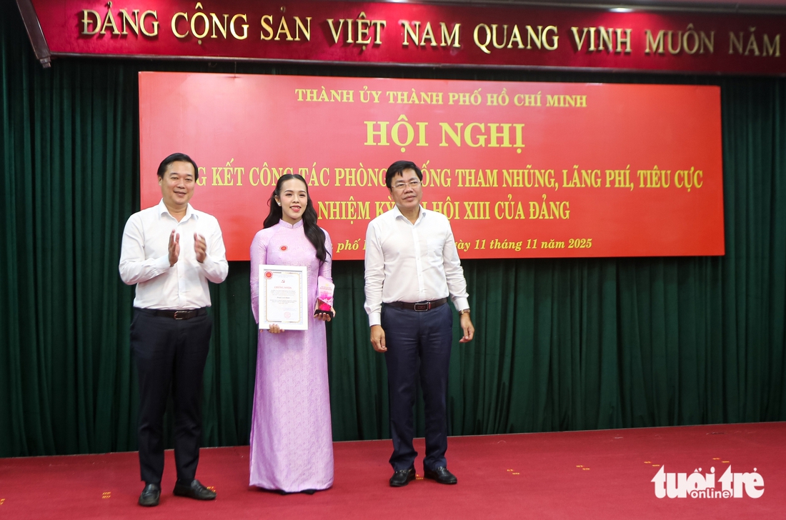 TP.HCM vinh danh 20 tác phẩm báo chí chống tham nhũng, lãng phí nổi bật - Ảnh 5.