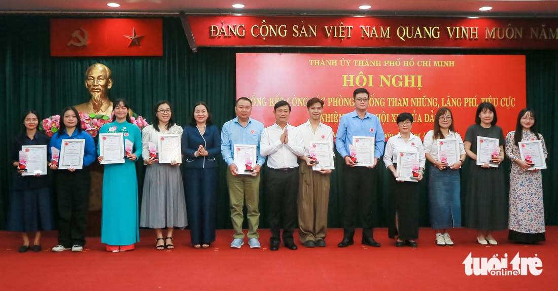 TP.HCM vinh danh 20 tác phẩm báo chí chống tham nhũng, lãng phí nổi bật - Ảnh 8.