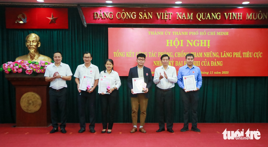 TP.HCM vinh danh 20 tác phẩm báo chí chống tham nhũng, lãng phí nổi bật - Ảnh 7.