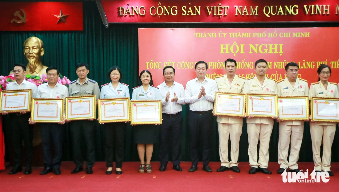 TP.HCM vinh danh 20 tác phẩm báo chí chống tham nhũng, lãng phí nổi bật - Ảnh 9.