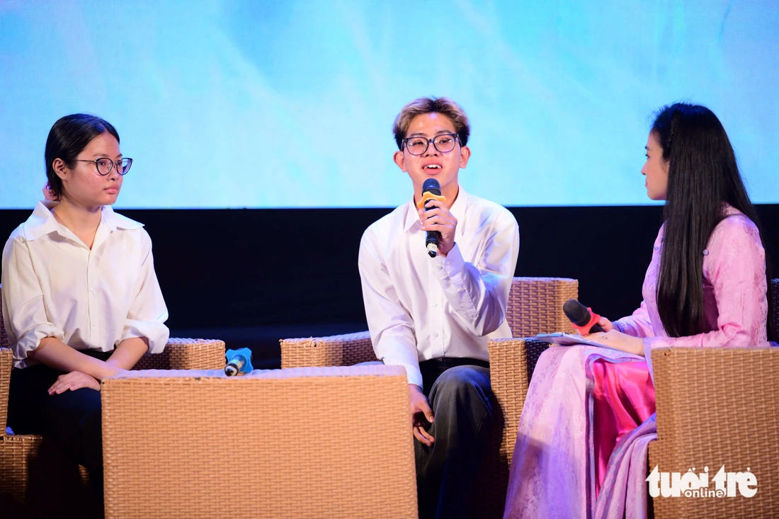 Mẹ nói 'lỡ mẹ chết phải ráng học' nên nữ sinh viên ráng đậu vào Đại học Y dược TP.HCM - Ảnh 8.