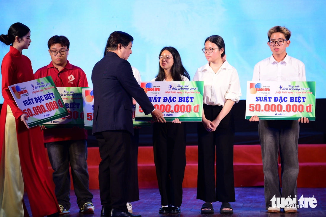 tiếp sức đến trường - Ảnh 25.