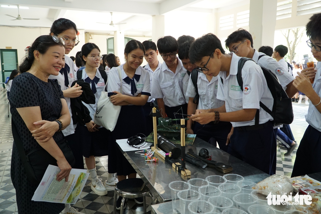 Khám quá nơi địa đầu Tổ quốc qua học tập liên môn- Ảnh 1. Khám phá nơi địa đầu Tổ quốc qua học tập liên môn - Ảnh 1.