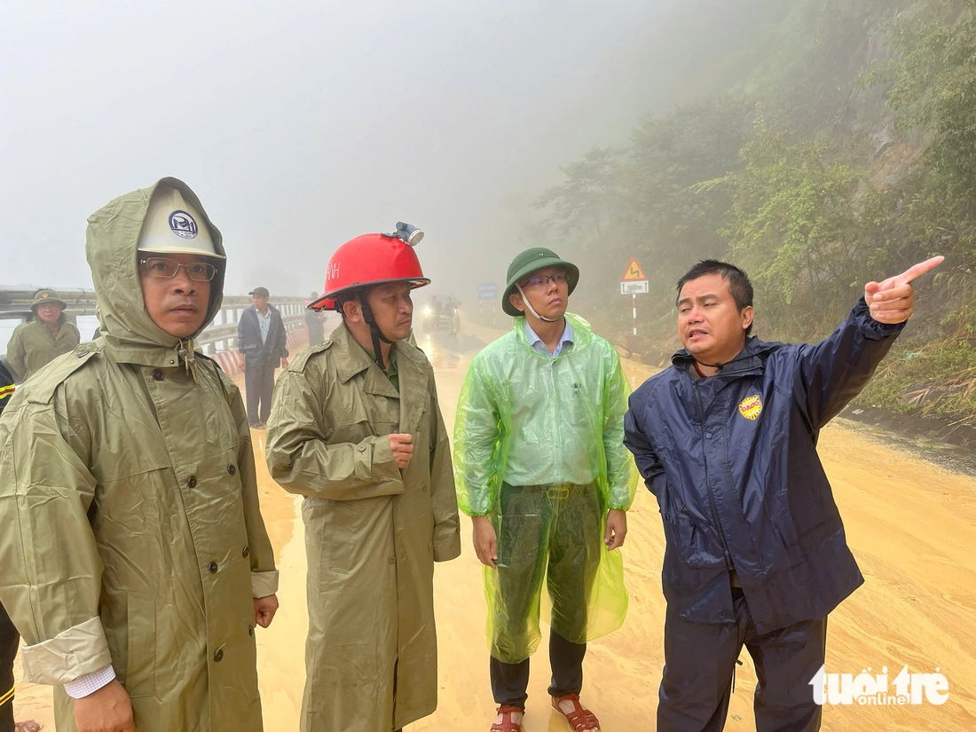 Cận cảnh hiện trường vụ tai nạn 6 người chết trên đèo Khánh Lê - Ảnh 2. khánh lê - Ảnh 2.