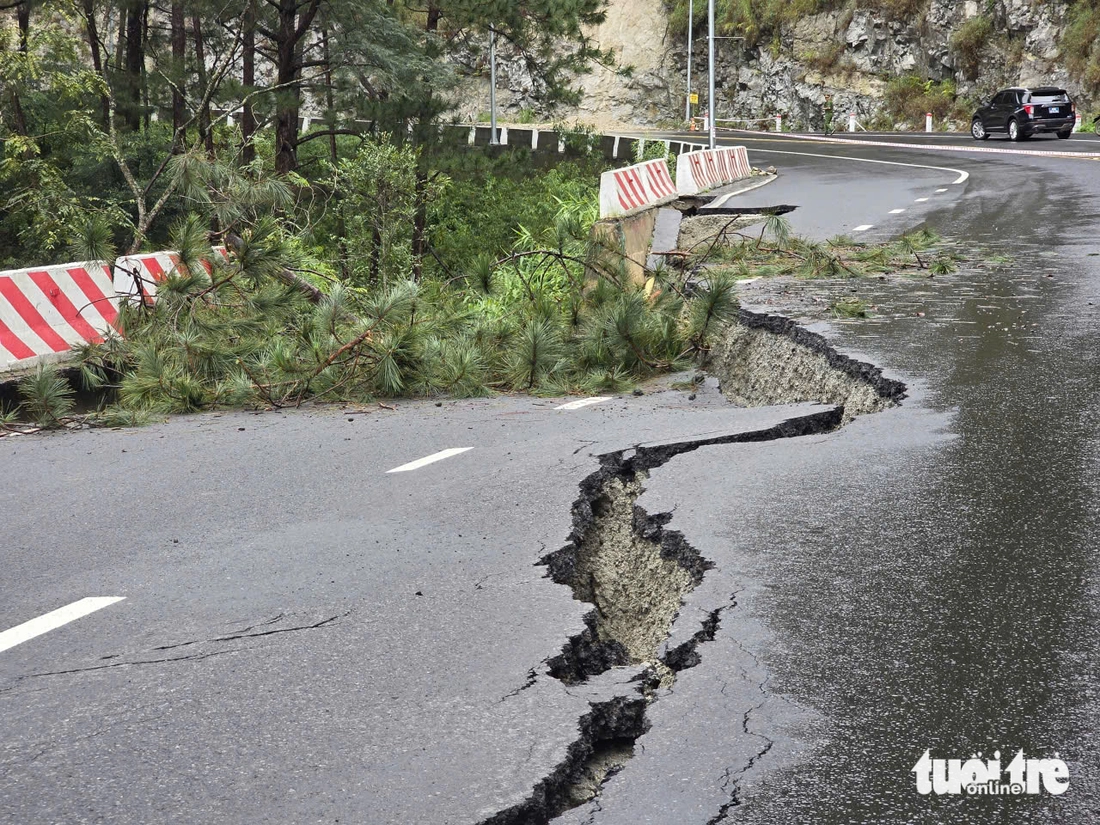 Cận cảnh 'dấu vết lạ' ở điểm sạt lở trên đèo Prenn Đà Lạt- Ảnh 10. Cận cảnh 'dấu vết lạ' ở điểm sạt lở trên đèo Prenn Đà Lạt - Ảnh 10.