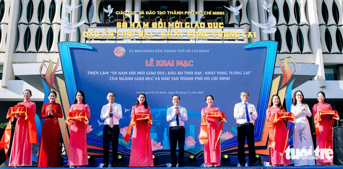 Bước chuyển mình mạnh mẽ 50 năm của giáo dục TP.HCM - Ảnh 1.