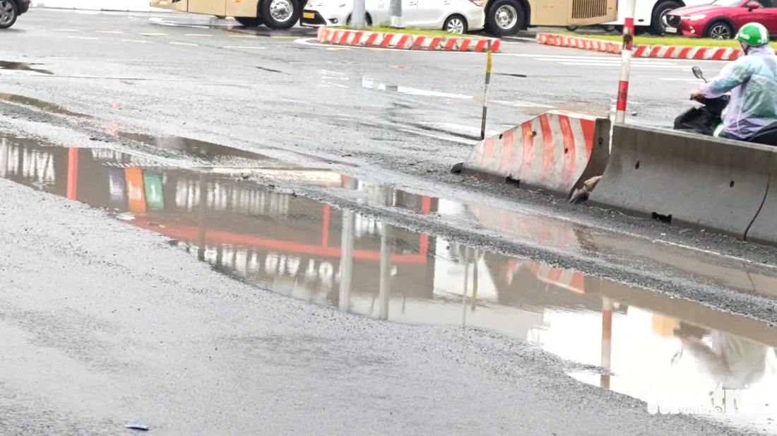 Đường huyết mạch ở trung tâm Đà Nẵng lại xuất hiện đoạn như ‘ruộng cày’ - Ảnh 3.