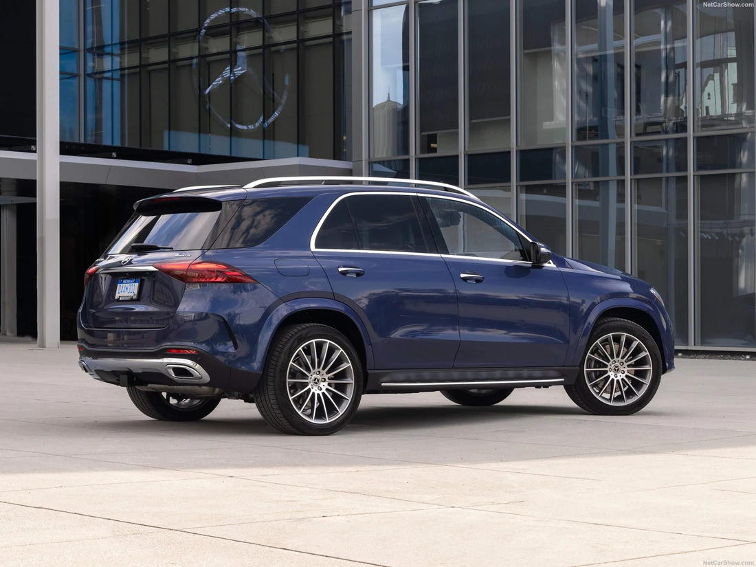 Mercedes-Benz GLE 400e - Ảnh 8.