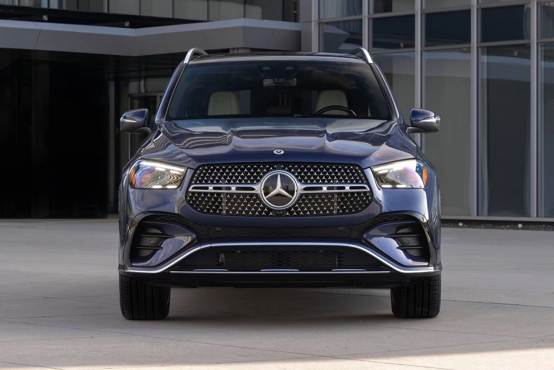 Mercedes-Benz GLE 400e ra mắt Việt Nam: Giá 4,669 tỉ đồng, có thể đi 110km không cần xăng - Ảnh 2.