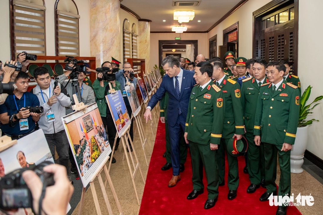 Đại tướng Phan Văn Giang hội đàm với Bộ trưởng Bộ Chiến tranh Mỹ - Ảnh 4.