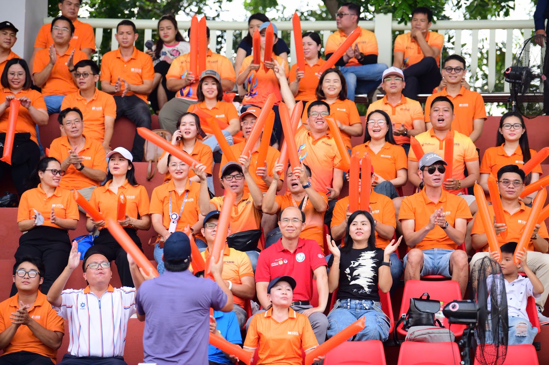 bóng đá công nhân - Ảnh 4.