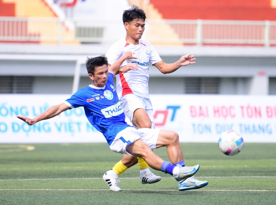 bóng đá công nhân - Ảnh 19.