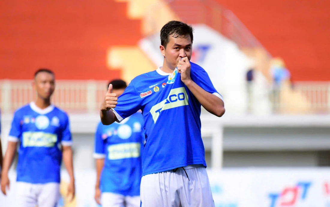 bóng đá công nhân - Ảnh 20.