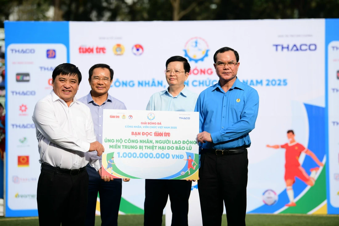 bóng đá công nhân - Ảnh 14.