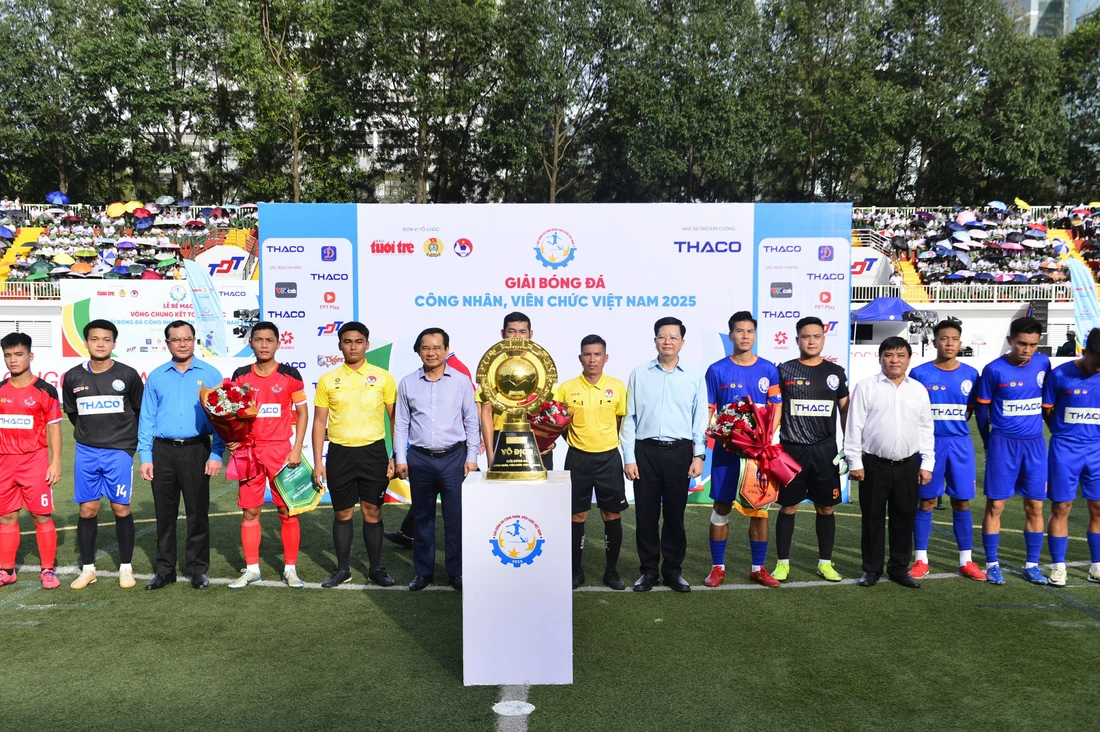 bóng đá công nhân - Ảnh 15.