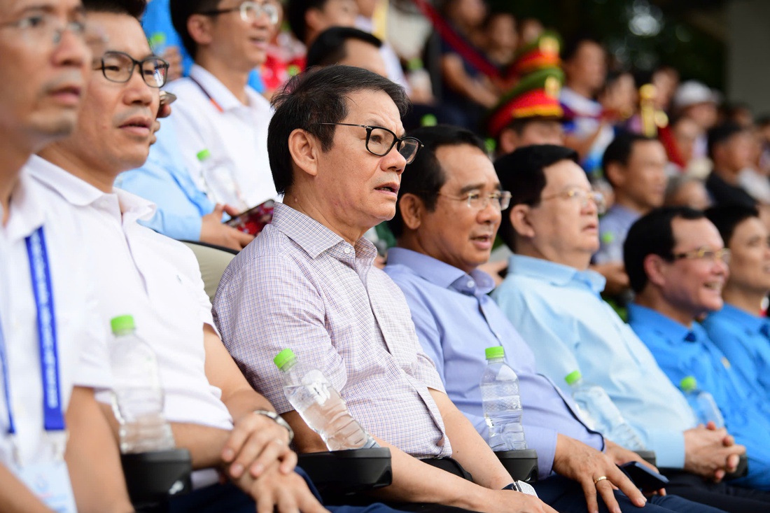 bóng đá công nhân - Ảnh 9.