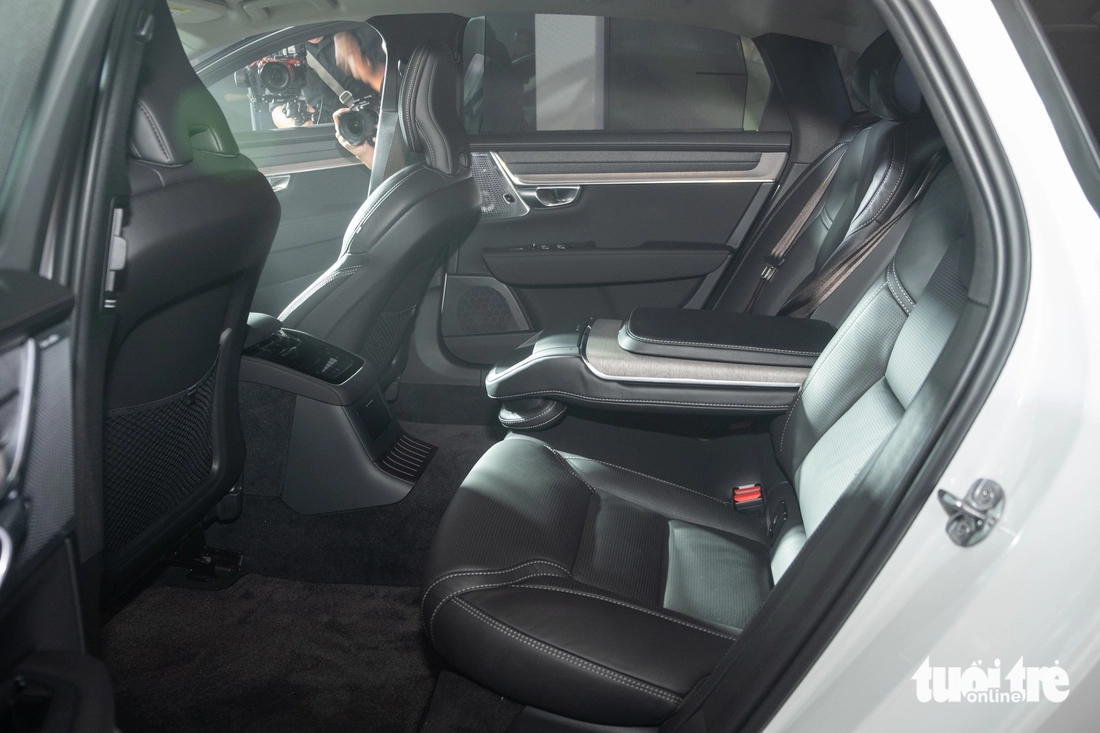 Volvo S90 2025 ra mắt Việt Nam: Nhiều nâng cấp, giá lại chỉ 2,75 tỉ đồng thấp hơn mẫu tiền nhiệm - Ảnh 11.
