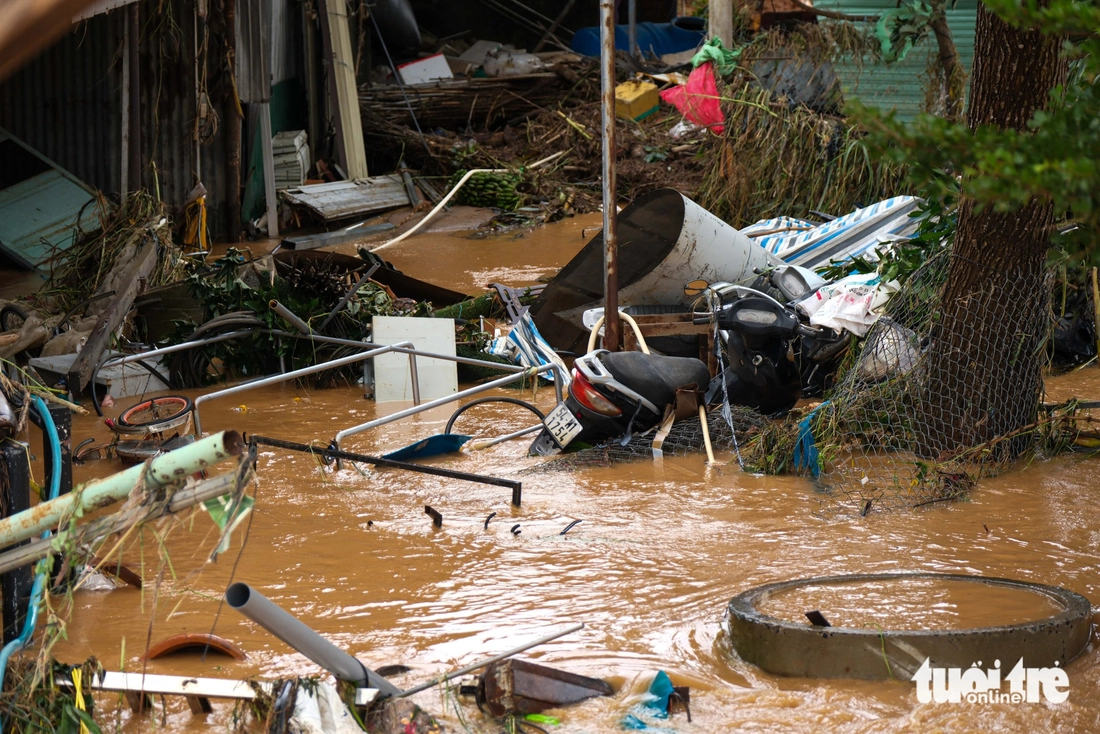 Cảnh tan hoang sau khi thủy điện Đa Nhim xả lũ giữa đêm - Ảnh 3.