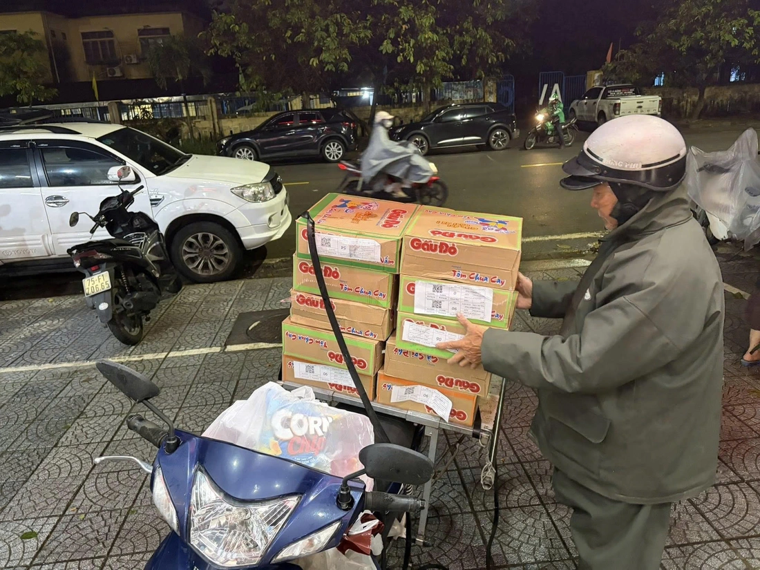 cứu trợ - Ảnh 10.