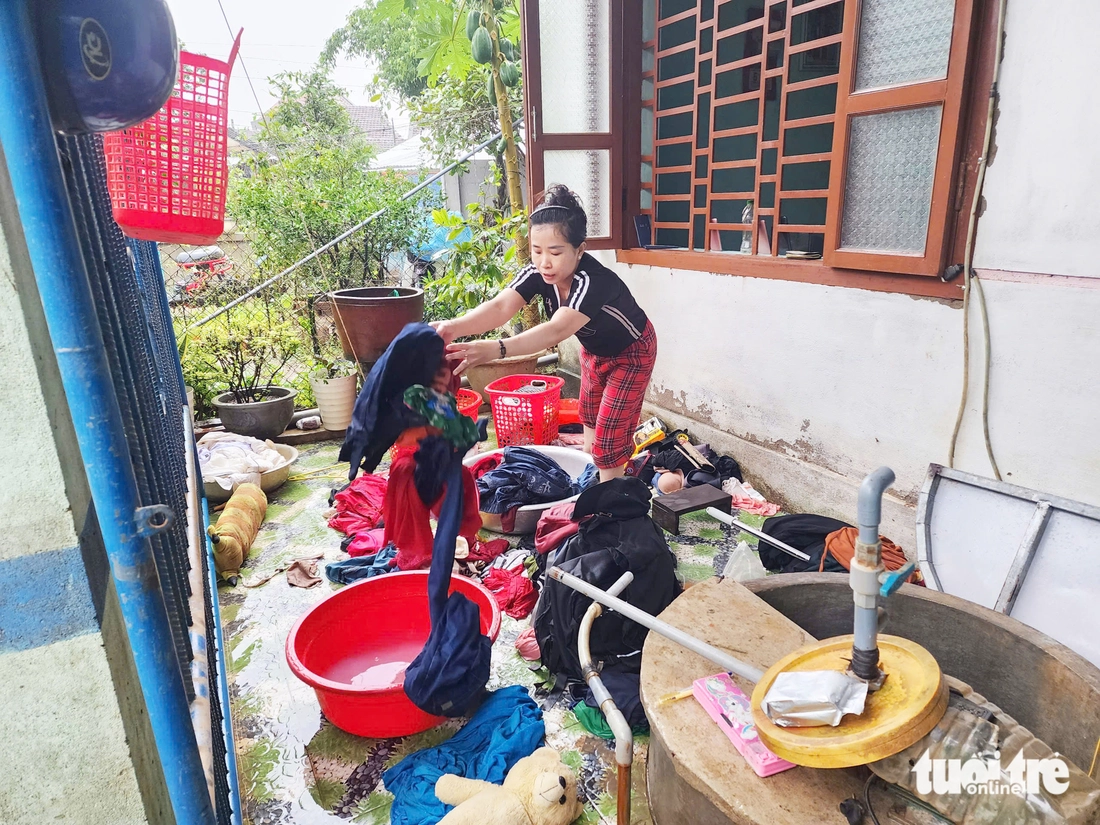 Những hình ảnh nhói lòng, tang thương từ tâm lũ Hòa Thịnh - Ảnh 5.