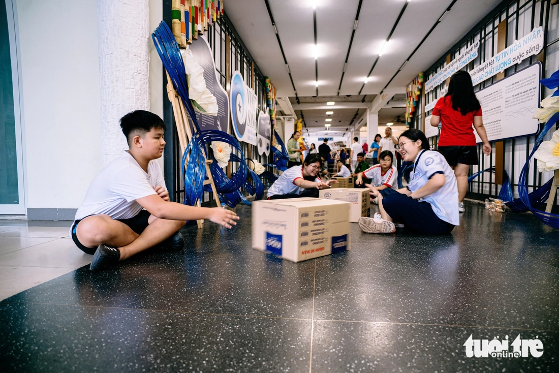 cứu trợ - Ảnh 2.