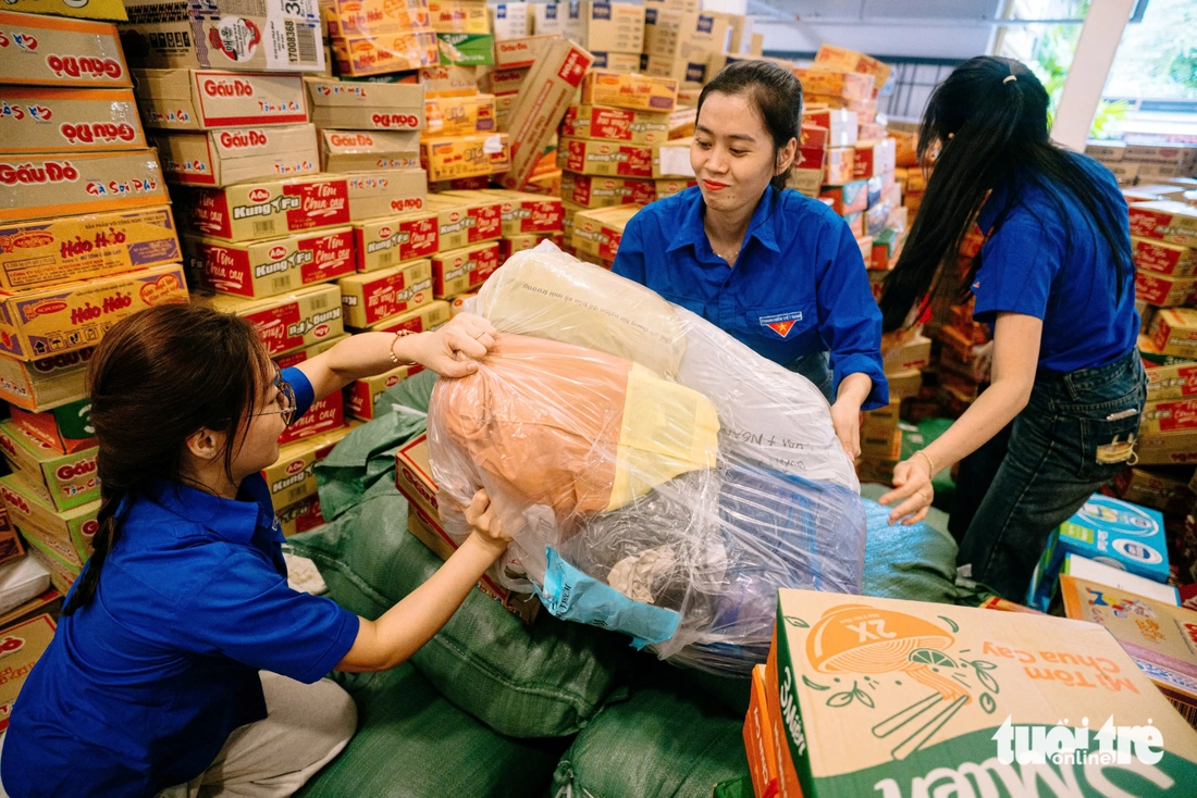 cứu trợ - Ảnh 7.