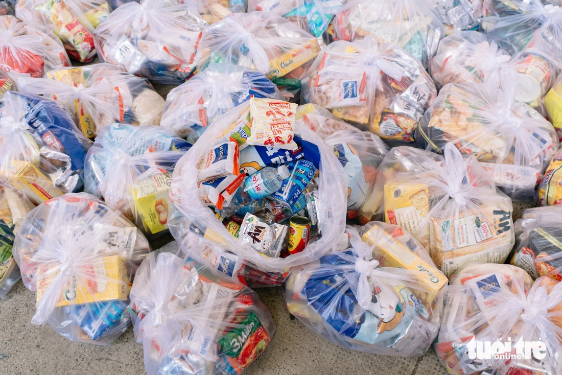 cứu trợ - Ảnh 13.