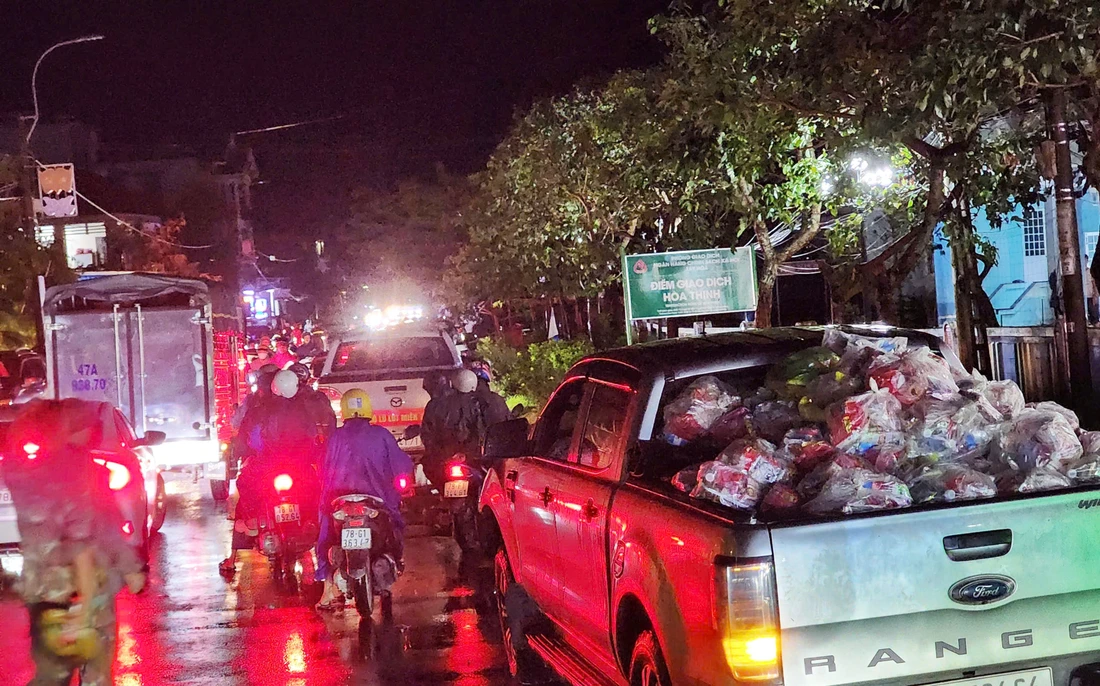 cứu trợ - Ảnh 2.