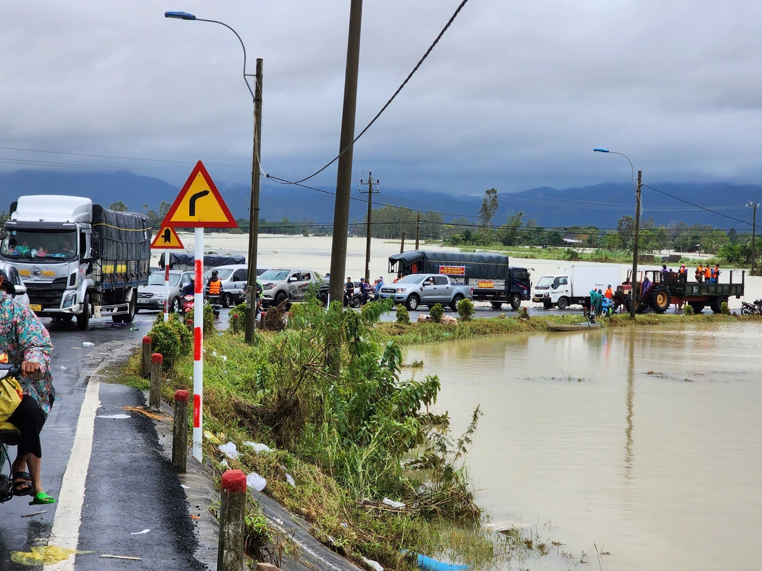 cứu trợ - Ảnh 4.