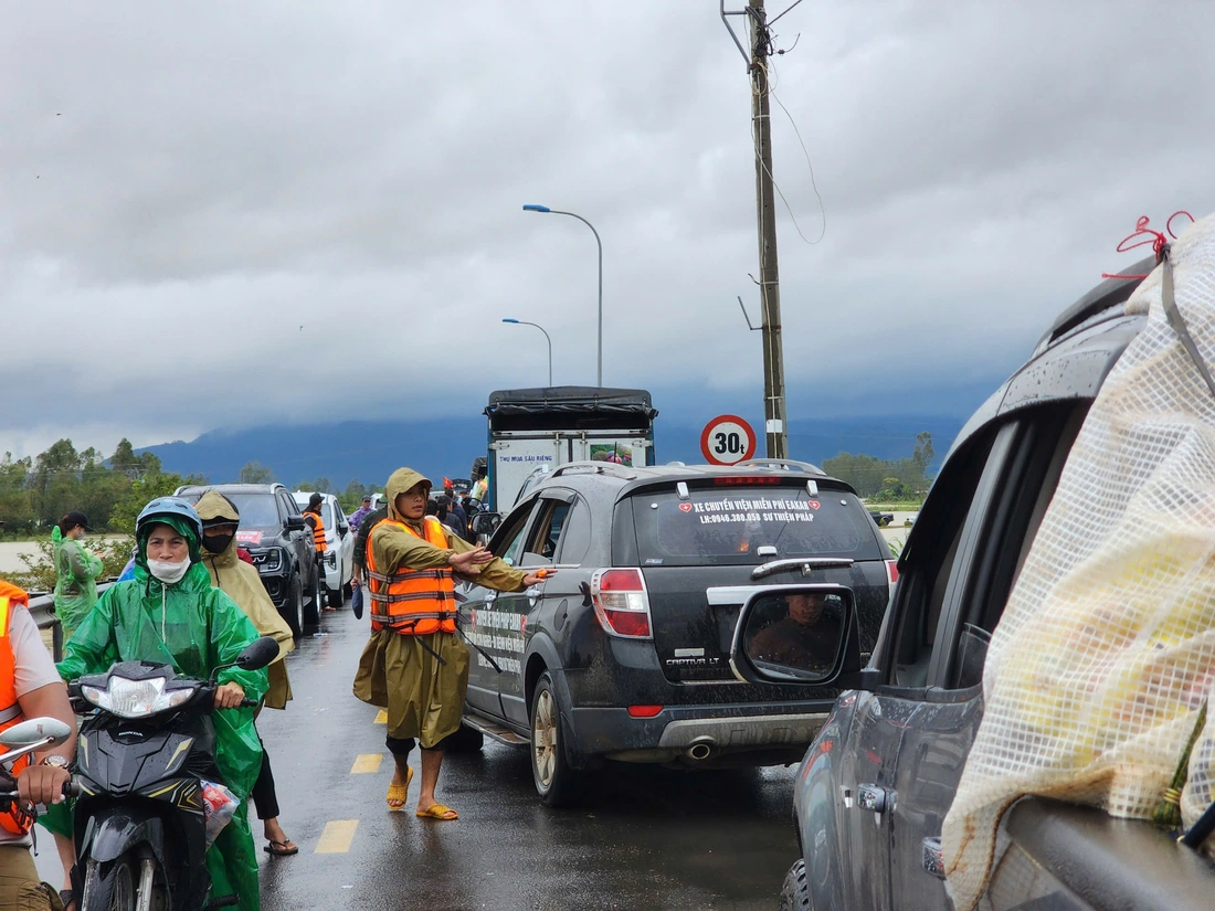 cứu trợ - Ảnh 5.