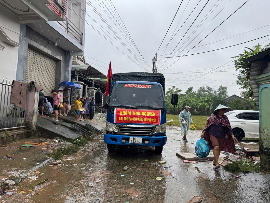 cứu trợ - Ảnh 8.