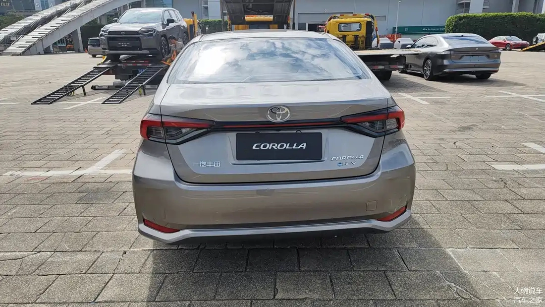 Toyota Corolla Altis - Ảnh 16.