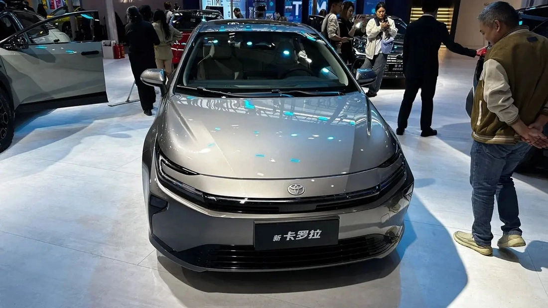 Toyota Corolla Altis - Ảnh 13.