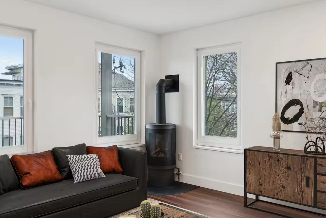 'Trang trại' năng lượng mặt trời do cư dân sở hữu trên mái chung cư  - Ảnh 7.