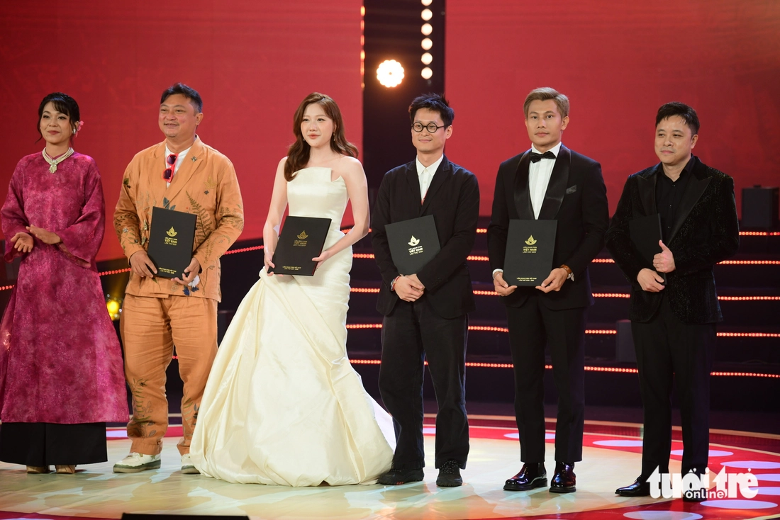 Hàm Trần và Thu Trang nhận giải đạo diễn xuất sắc ở Liên hoan phim Việt Nam - Ảnh 4. Liên hoan phim Việt Nam - Ảnh 15.