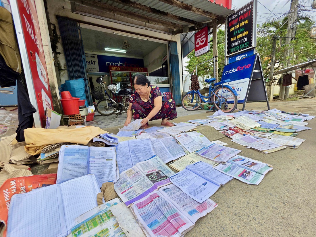 Dân rốn lũ Hòa Thịnh vừa sửa nhà, vừa lo bão tới- Ảnh 6. Hòa Thịnh - Ảnh 6.