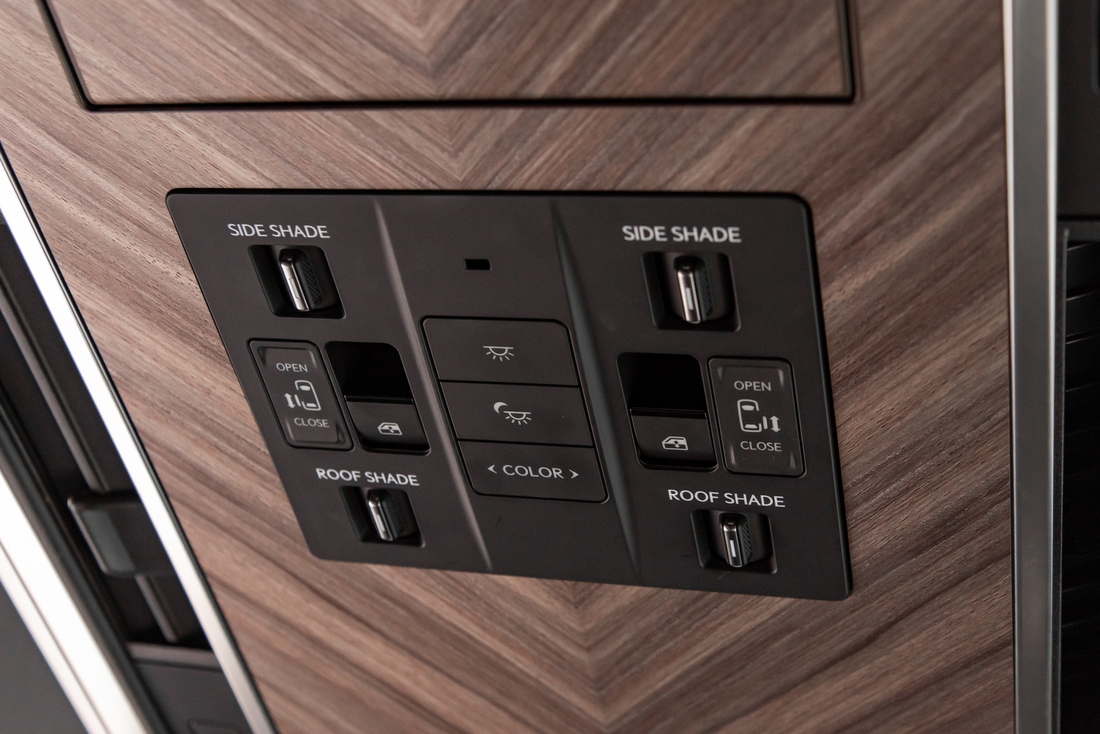 Lexus LM 500h - Ảnh 5.