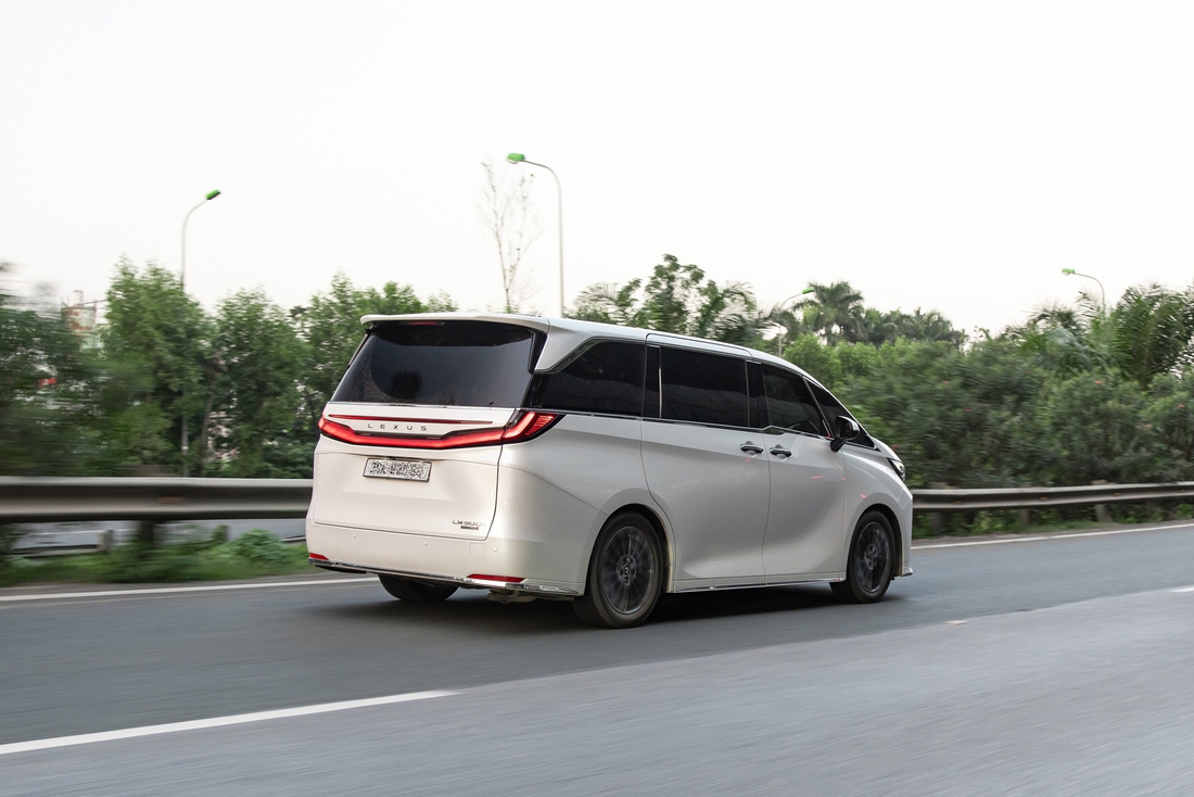 'Lexus LM 500h là MPV nhưng cảm giác như SUV, có chế độ độc quyền đến LX 600 cũng thèm muốn' - Ảnh 10.