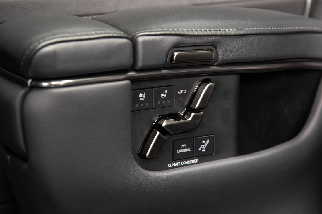 Lexus LM 500h - Ảnh 4.