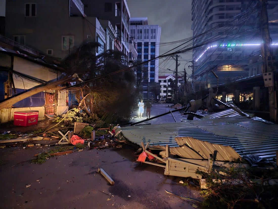 Bão Kalmaegi gây thiệt hại nặng nề tại nhiều nơi - Ảnh 13.