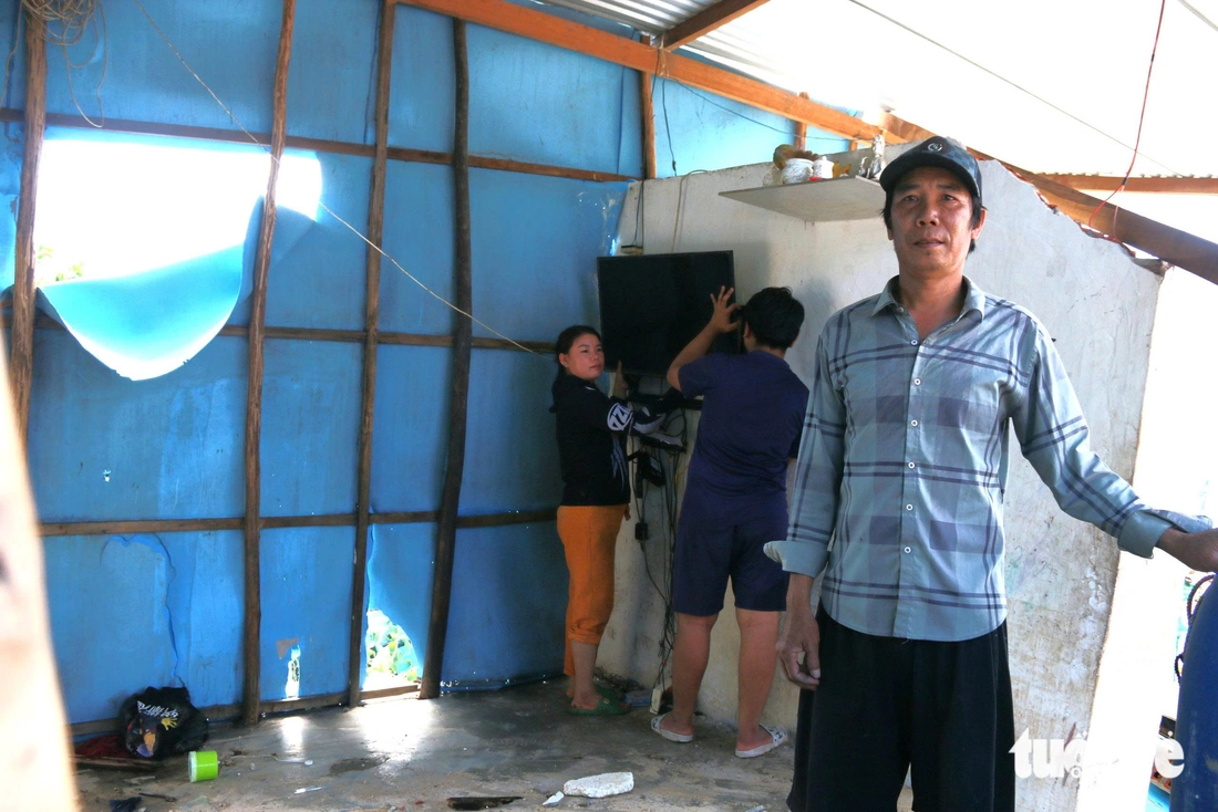 Xót xa cảnh hàng chục chiếc tàu cá tan nát, 'dồn cục' sau bão Kalmaegi- Ảnh 8. Đắk Lắk - Ảnh 8.