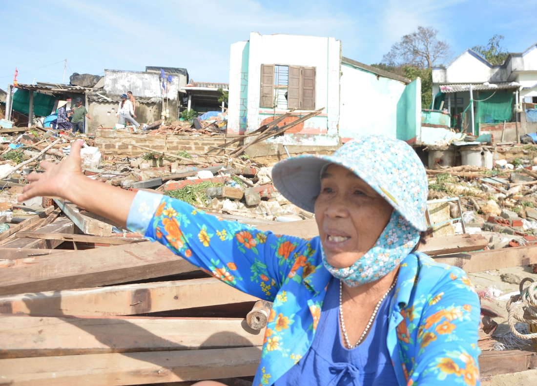 Tránh bão Kalmaegi trở về, dân làng chài bàng hoàng vì không thấy nhà đâu nữa- Ảnh 6. Tránh bão Kalmaegi trở về, dân làng chài bàng hoàng vì không thấy nhà đâu nữa - Ảnh 6.