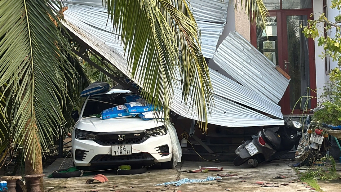 Hình ảnh xót xa ven biển đông Đắk Lắk nhà sập, tốc mái, 2 người chết do bão Kalmaegi- Ảnh 3. Hình ảnh xót xa ven biển Đắk Lắk nhà sập, tốc mái, 2 người chết do bão Kalmaegi - Ảnh 3.