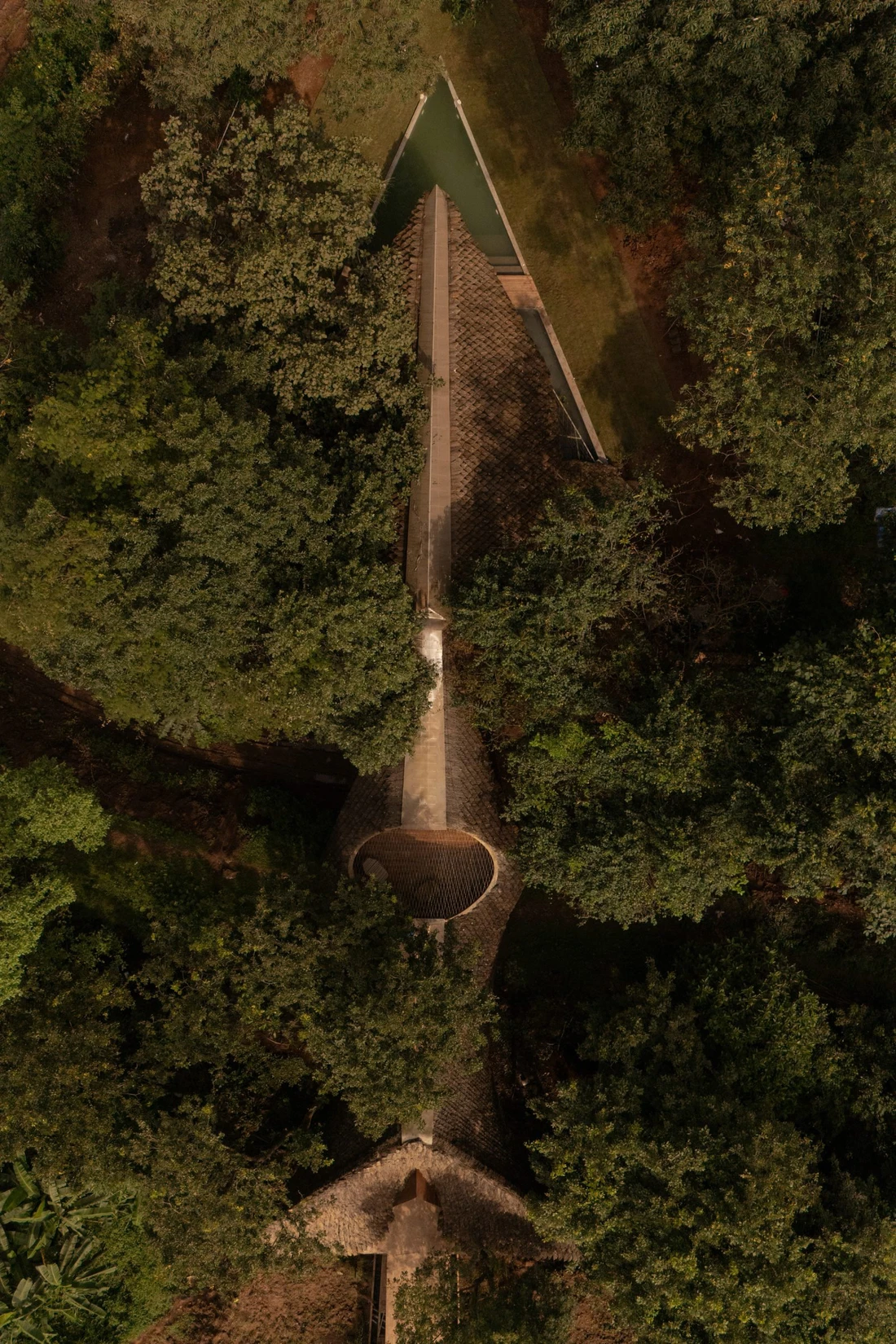 nhà cầu - Ảnh 4.